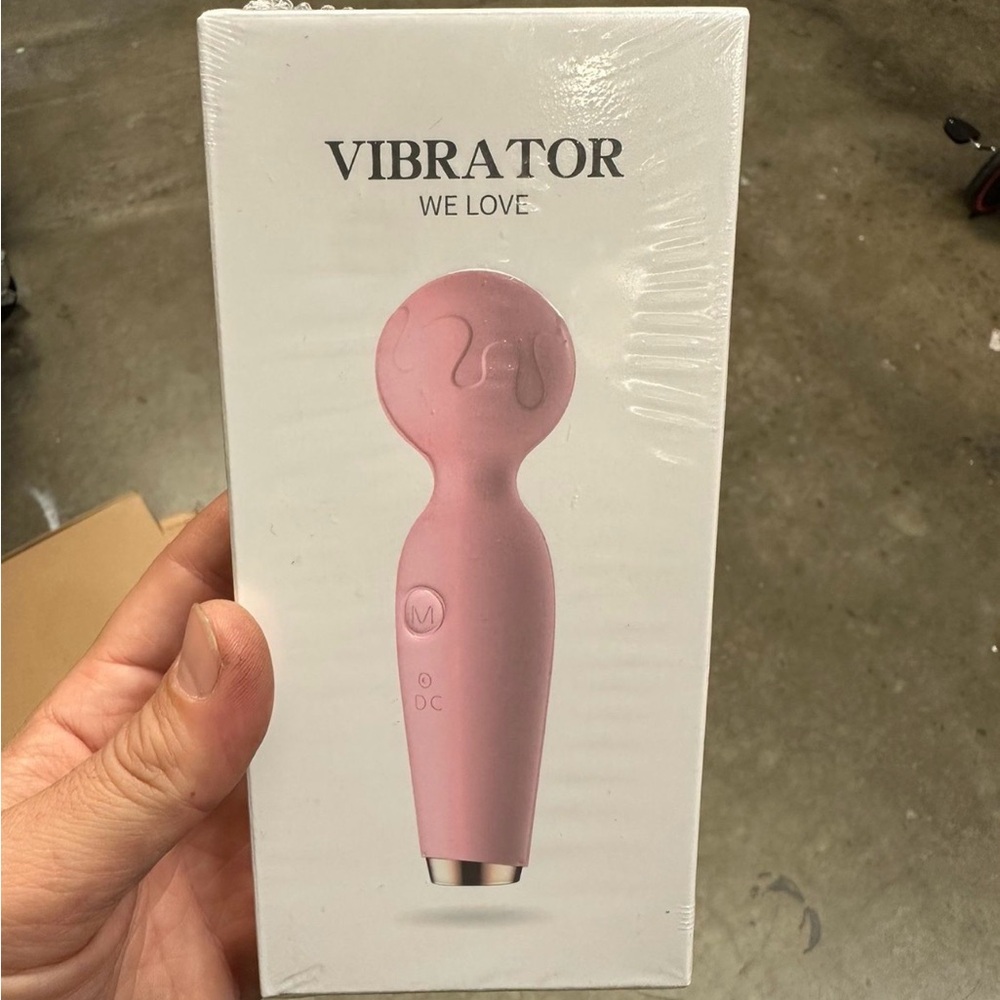 BRAND NEW (Sealed) personal massager PINK